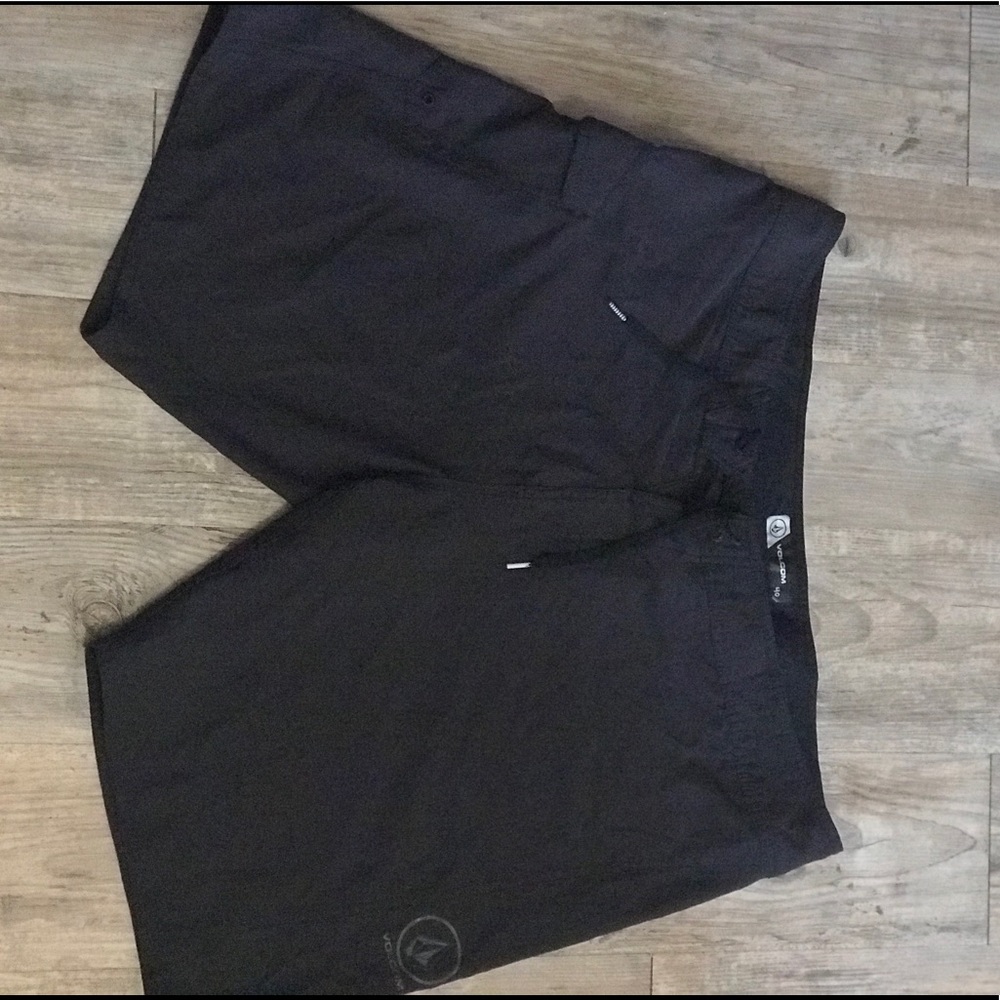 Men’s Volcom board shorts size 40 black